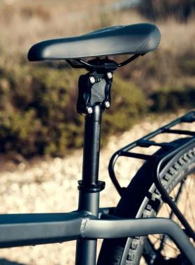 RM Charger3 GT vario HS 46 cm '22 világoskék elektromos kerékpár (625Wh, Kiox, első kosár, comfort kit, zár táskával)